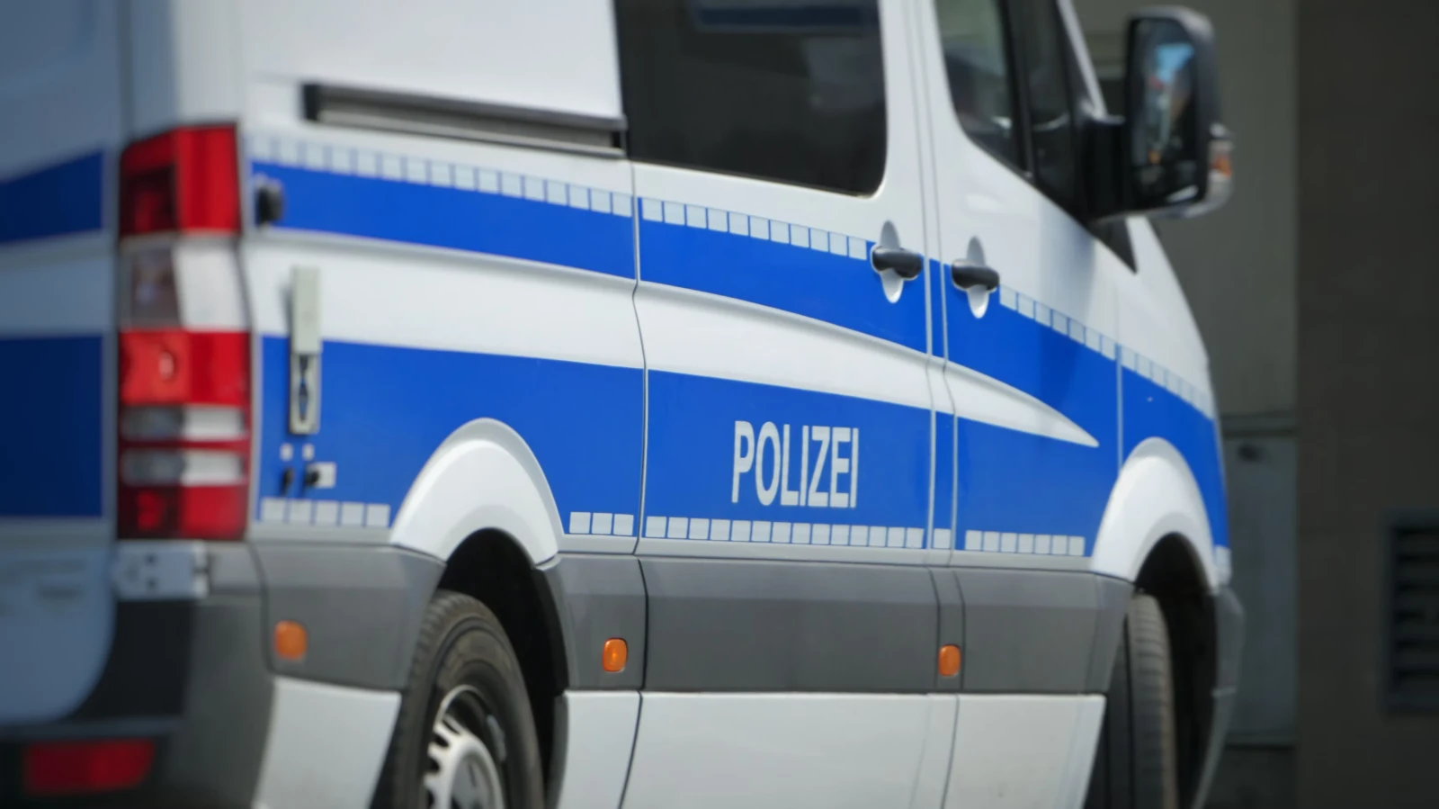 BPOLI LUD: Bundespolizei vollstreckt drei Haftbefehle